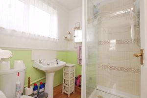 Shower room- click for photo gallery